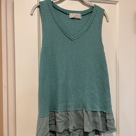Sinuous Sleeveless V-Neck Tunic - Picture 1 of 5
